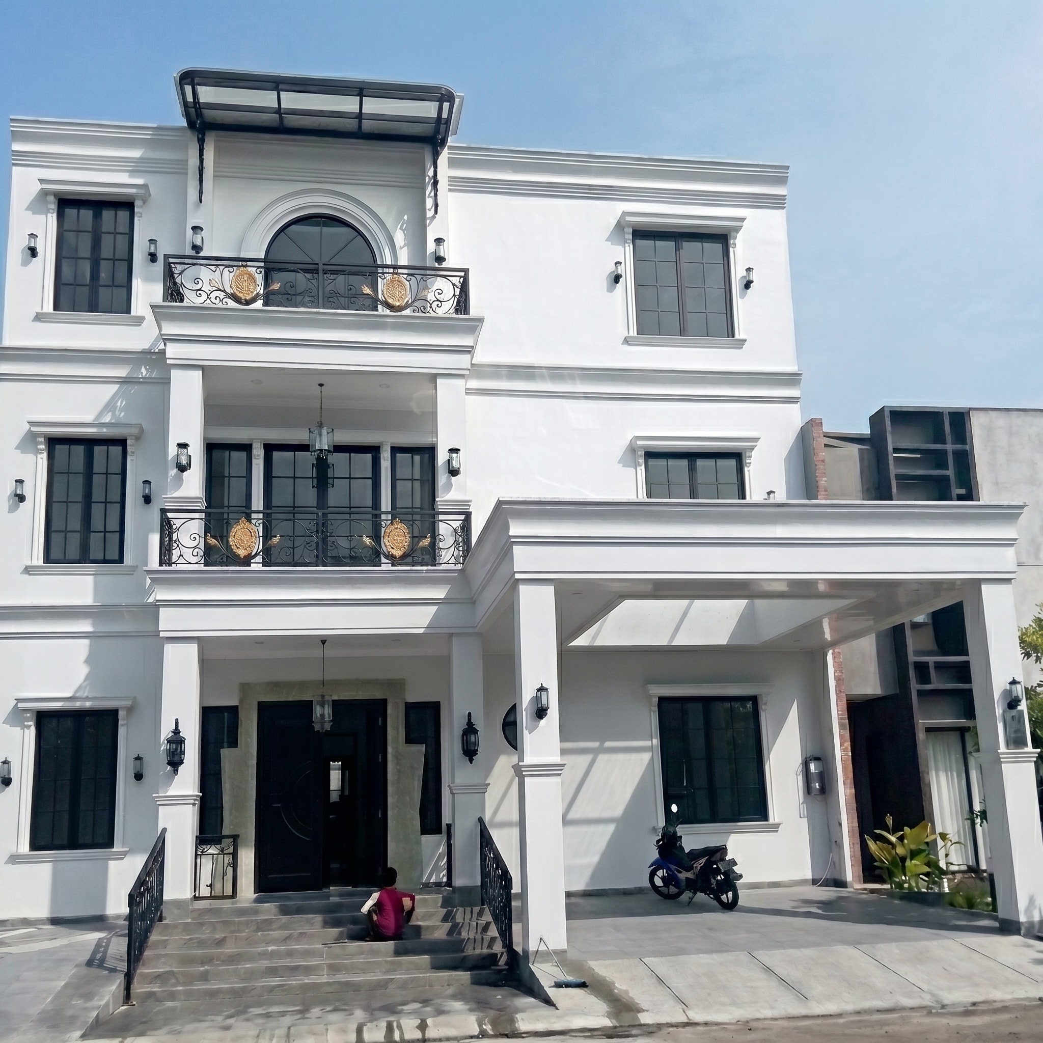 Bangun Baru — Rumah Tinggal Suvarna Sutra Flavio, Cikupa, Tangerang